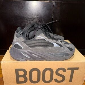 Adidas YEEZY BOOST 700 V2 Sneakers in Black